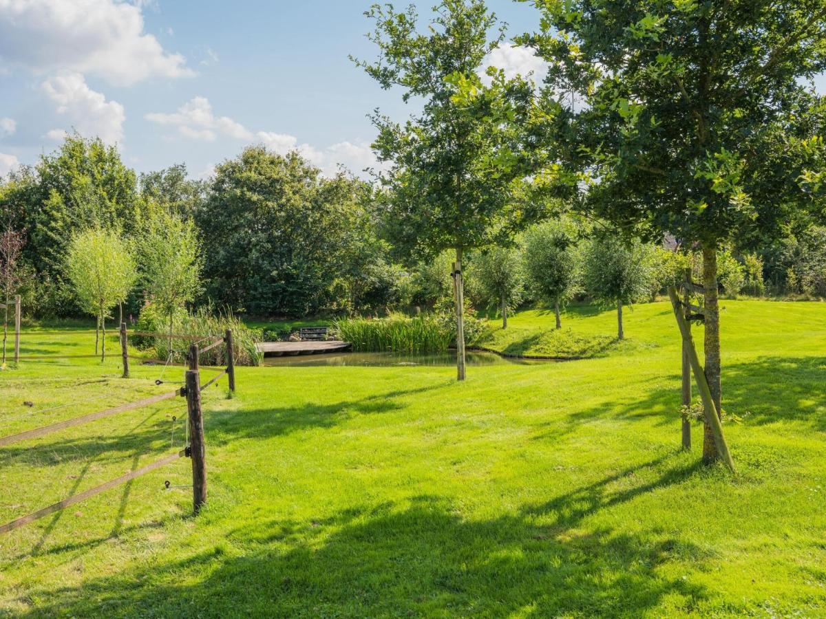 Grandeur Farmhouse In Dwingeloo At A National Park Villa Bagian luar foto